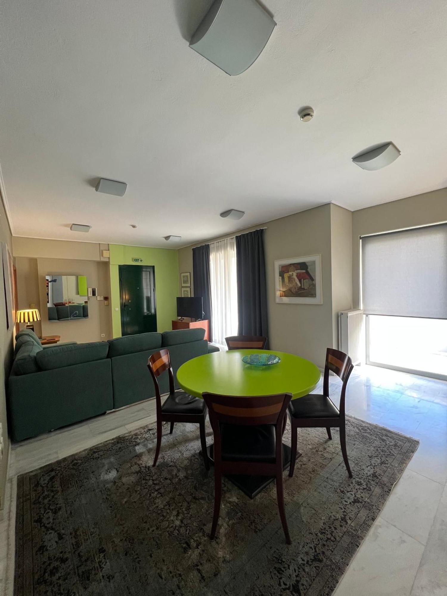 Green Apartment Near Marousi Hospitals & Oaka, By Promoshomes Maroussi المظهر الخارجي الصورة